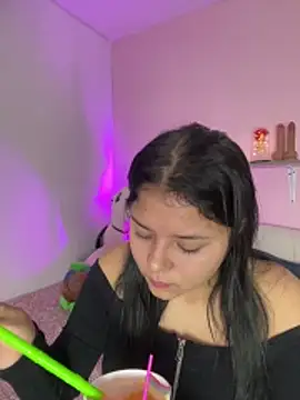 Snapshot of Oriana_Guzman chatting on November 9, 2025, 12:58 am Oriana Guzman online show from November 9, 2025, 12:58 am