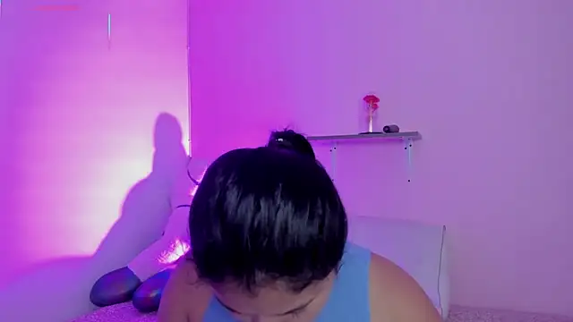 Snapshot of Oriana_Guzman chatting on December 15, 2025, 10:59 pm Oriana Guzman online show from December 15, 2025, 10:59 pm