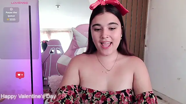 Snapshot of Magic-Smilee chatting on February 14, 2025, 2:12 pm Magic-Smilee online show from February 14, 2025, 2:12 pm