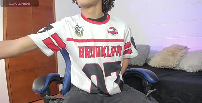 Snapshot of kleo_helenos chatting on December 1, 2025, 11:38 pm kleo helenos online show from December 1, 2025, 11:38 pm