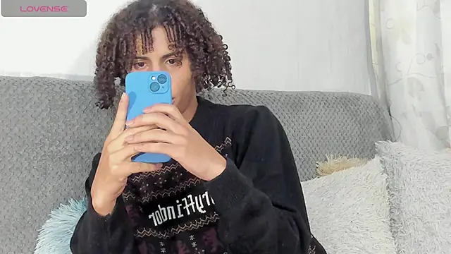 Snapshot of kleo_helenos chatting on March 21, 2025, 3:22 am kleo helenos online show from March 21, 2025, 3:22 am