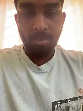 Snapshot of Handsomehunk_4U chatting on December 20, 2024, 4:42 am Handsomehunk 4U online show from December 20, 2024, 4:42 am