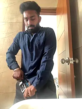 Snapshot of Handsomehunk_4U chatting on December 18, 2025, 8:30 am Handsomehunk 4U online show from December 18, 2025, 8:30 am