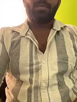 Snapshot of Handsomehunk_4U chatting on February 4, 2025, 7:07 am Handsomehunk 4U online show from February 4, 2025, 7:07 am