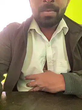 Snapshot of Handsomehunk_4U chatting on February 25, 2025, 6:47 am Handsomehunk 4U online show from February 25, 2025, 6:47 am