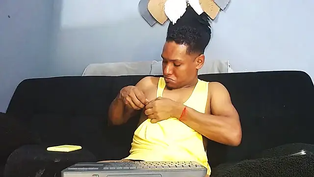 Snapshot of Grandeygruesa1 chatting on December 5, 2025, 7:51 am Grandeygruesa1 online show from December 5, 2025, 7:51 am