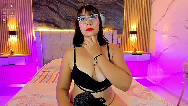Snapshot of andreina26_ chatting on June 1, 2026, 9:36 pm andreina26 online show from June 1, 2026, 9:36 pm