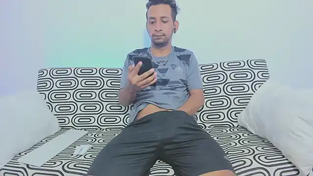 iKano online show from March 10, 2025, 11:27 pm