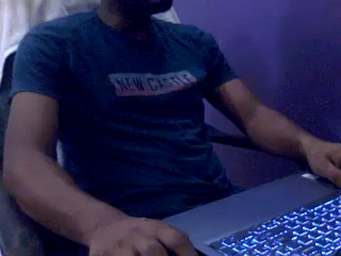 Snapshot of akinston chatting on July 12, 2026, 5:30 am akinston online show from July 12, 2026, 5:30 am