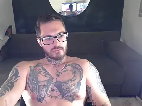 Snapshot of clark_r chatting on September 24, 2025, 6:58 pm clark r online show from September 24, 2025, 6:58 pm