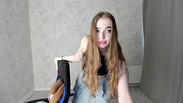 Snapshot of LissaCain chatting on February 2, 2025, 9:40 am LissaCain online show from February 2, 2025, 9:40 am