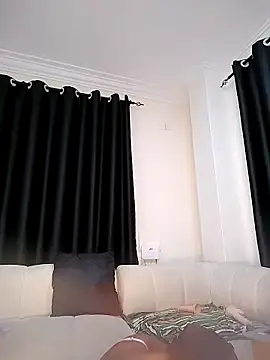 Snapshot of Bella_kiki chatting on February 19, 2026, 11:56 pm Bella kiki online show from February 19, 2026, 11:56 pm