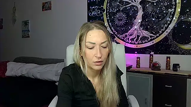 Snapshot of SexxyLiviaa chatting on October 30, 2025, 11:01 pm SexxyLiviaa online show from October 30, 2025, 11:01 pm