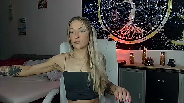 Snapshot of SexxyLiviaa chatting on October 25, 2025, 2:55 am SexxyLiviaa online show from October 25, 2025, 2:55 am