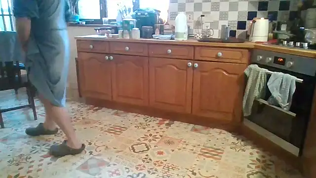 Snapshot of jakjak106 chatting on December 16, 2025, 8:51 am jakjak106 online show from December 16, 2025, 8:51 am