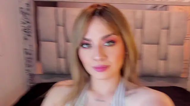 Snapshot of KataHot_ chatting on November 25, 2025, 7:58 pm KataHot online show from November 25, 2025, 7:58 pm