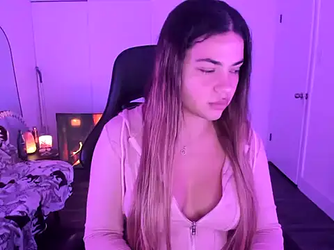 MelSaunders online show from December 4, 2025, 2:21 am