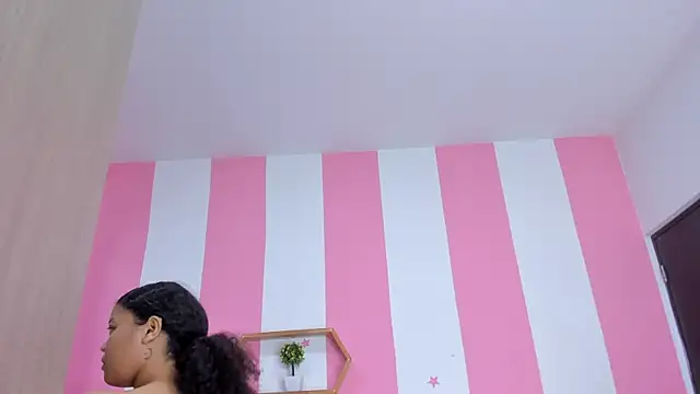 ISABELLA 020 online show from March 13, 2026, 12:21 pm