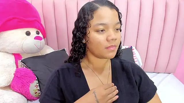 ISABELLA 020 online show from November 29, 2025, 2:06 pm