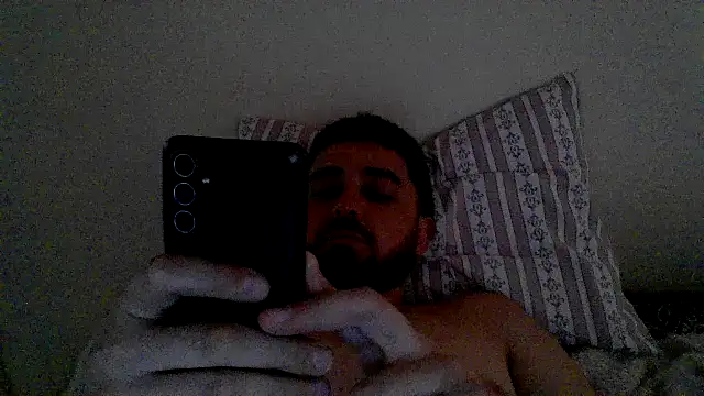 Snapshot of Dat1994 chatting on October 24, 2025, 11:31 am Dat1994 online show from October 24, 2025, 11:31 am