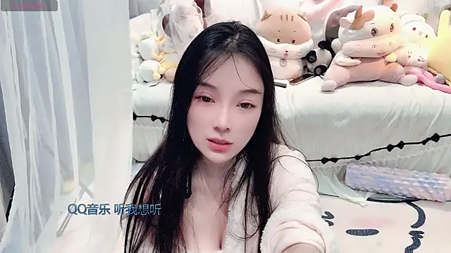 AKiKi711 online show from February 25, 2026, 5:02 pm