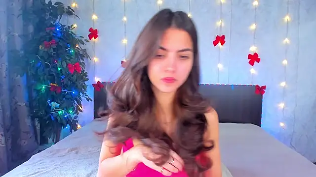 Snapshot of Milana_Crystal_ chatting on December 5, 2025, 8:13 am Milana Crystal online show from December 5, 2025, 8:13 am