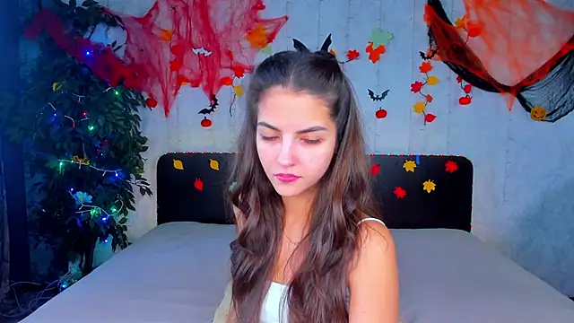 Snapshot of Milana_Crystal_ chatting on October 31, 2025, 8:22 am Milana Crystal online show from October 31, 2025, 8:22 am