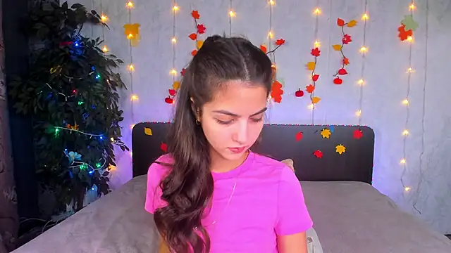 Snapshot of Milana_Crystal_ chatting on November 20, 2025, 8:15 am Milana Crystal online show from November 20, 2025, 8:15 am