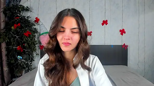 Milana Crystal  online show from February 4, 2026, 7:47 am