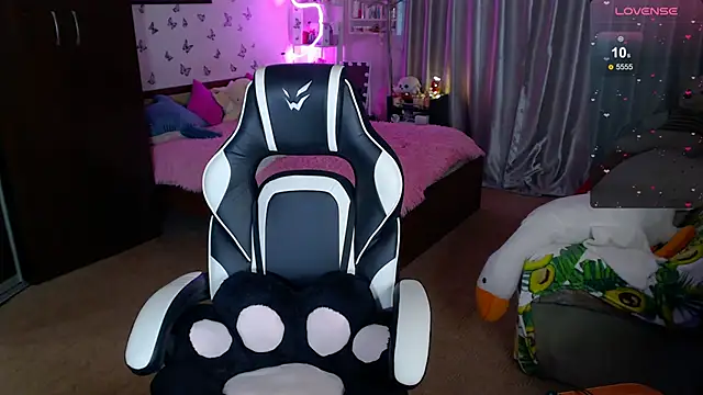 Sidney blush online show from February 17, 2026, 5:27 am