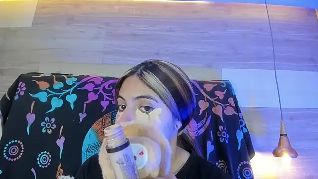 Cori Paige online show from April 14, 2026, 4:06 am