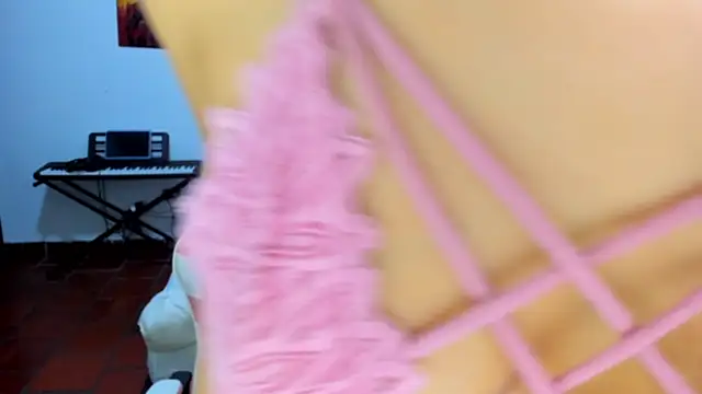 Snapshot of jessi_and_boy chatting on November 22, 2025, 7:24 pm jessi and boy online show from November 22, 2025, 7:24 pm