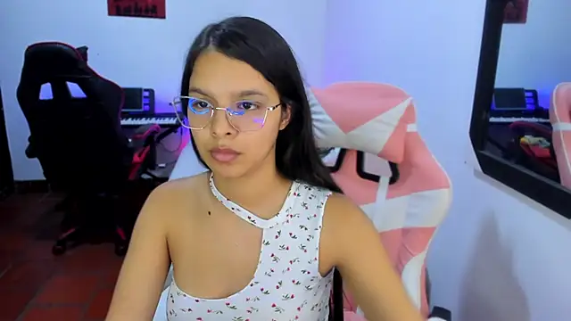 Snapshot of jessi_and_boy chatting on November 24, 2025, 11:16 pm jessi and boy online show from November 24, 2025, 11:16 pm