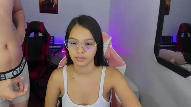 Snapshot of jessi_and_boy chatting on November 26, 2025, 7:14 pm jessi and boy online show from November 26, 2025, 7:14 pm