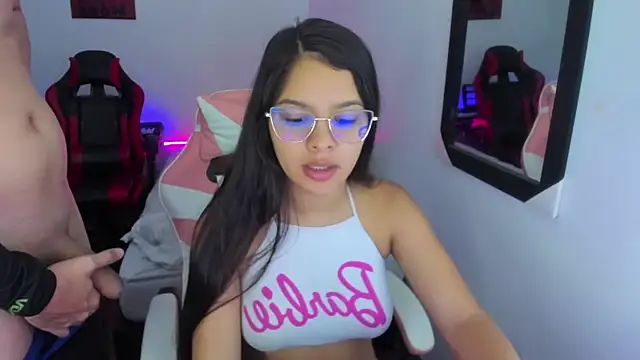 Snapshot of jessi_and_boy chatting on January 7, 2026, 3:17 pm jessi and boy online show from January 7, 2026, 3:17 pm