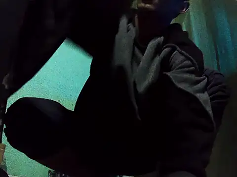 Snapshot of andrescaraballo chatting on November 10, 2025, 3:22 am andrescaraballo online show from November 10, 2025, 3:22 am