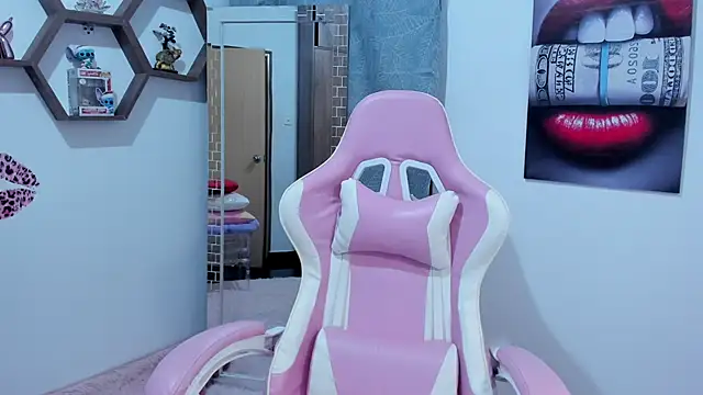 SharonSander online show from March 3, 2026, 11:01 pm