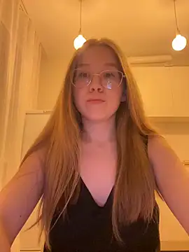 Eva Weyne online show from October 28, 2025, 8:19 pm