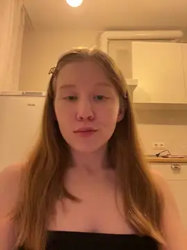 Snapshot of Eva_Weyne chatting on April 26, 2026, 8:50 pm Eva Weyne online show from April 26, 2026, 8:50 pm