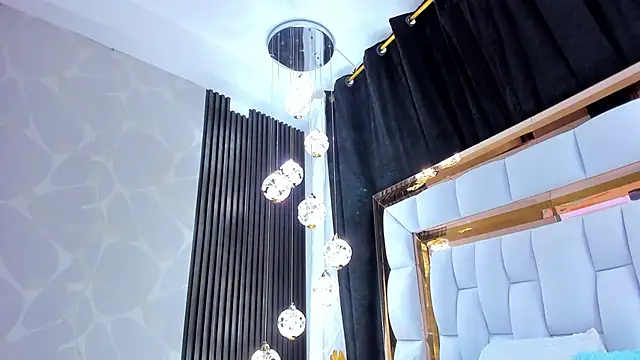 SarayRoyse online show from February 7, 2026, 7:44 pm