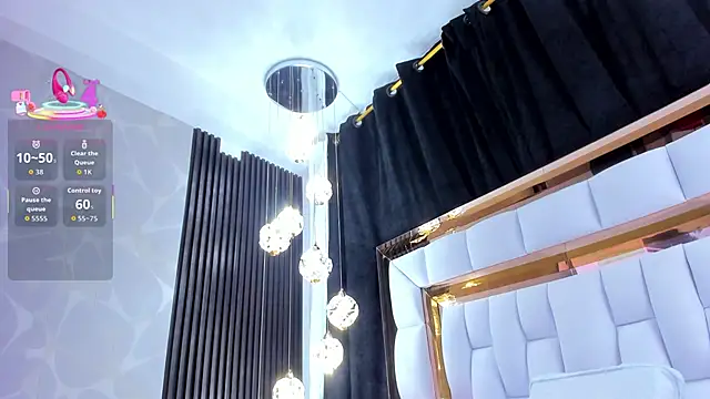 Snapshot of SarayRoyse chatting on November 14, 2025, 7:39 pm SarayRoyse online show from November 14, 2025, 7:39 pm