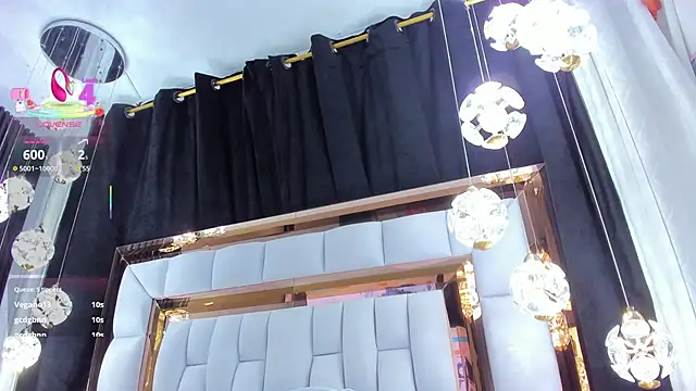 SarayRoyse online show from December 22, 2025, 7:25 pm