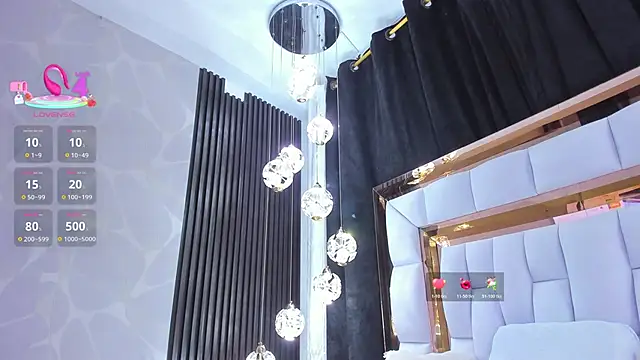 SarayRoyse online show from April 7, 2026, 7:48 pm