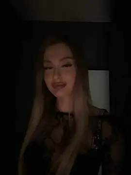 Snapshot of Sweet__Milly chatting on January 9, 2025, 9:47 pm Sweet  Milly online show from January 9, 2025, 9:47 pm
