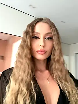 Snapshot of Sweet__Milly chatting on September 11, 2025, 1:11 pm Sweet  Milly online show from September 11, 2025, 1:11 pm