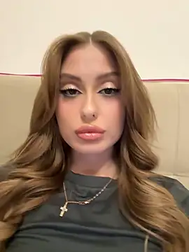 Sweet  Milly online show from March 21, 2026, 4:55 pm