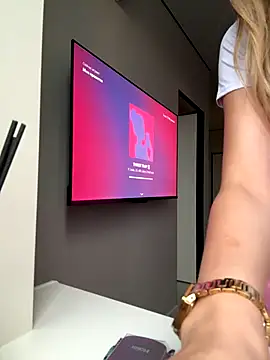 Snapshot of Sweet__Milly chatting on October 6, 2025, 1:56 pm Sweet  Milly online show from October 6, 2025, 1:56 pm