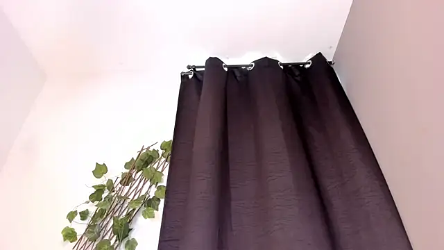 LexiieGrey online show from April 15, 2026, 7:58 pm