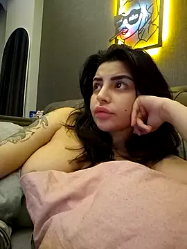 Snapshot of Esmertarcinim chatting on January 29, 2025, 6:39 pm Esmertarcinim online show from January 29, 2025, 6:39 pm