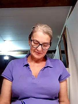 Snapshot of irinamaux chatting on October 28, 2025, 5:39 am irinamaux online show from October 28, 2025, 5:39 am